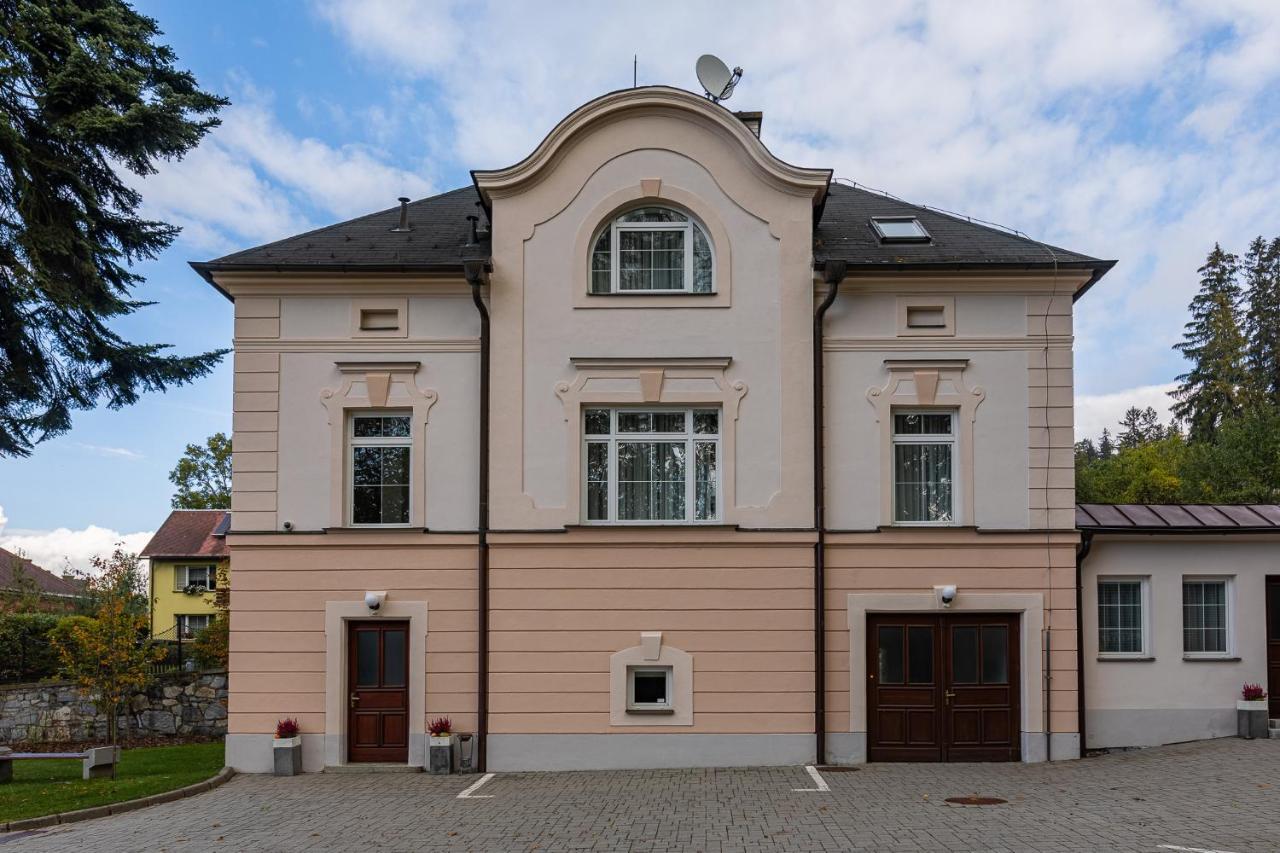 Wellness & Spa Hotel Villa Regenhart Jesenik Exterior photo