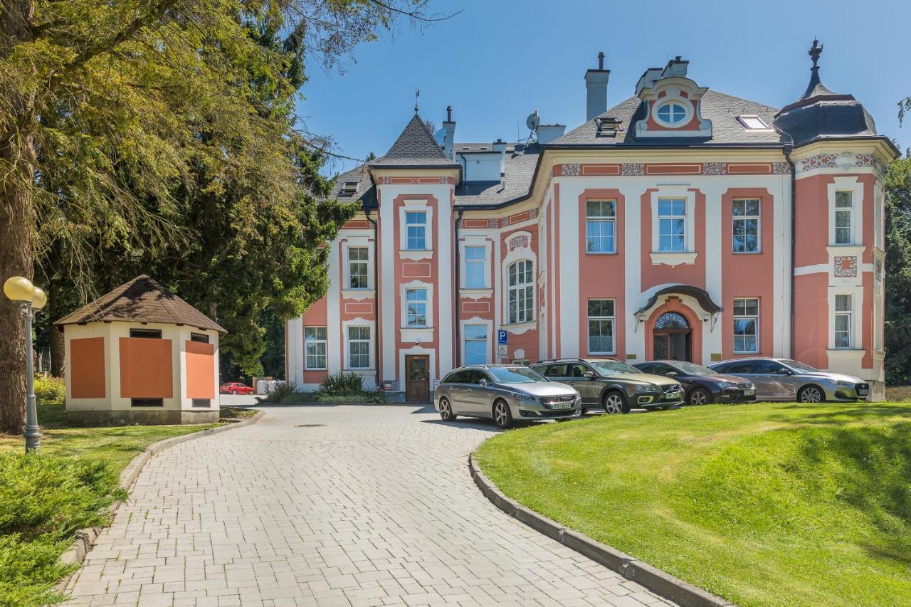 Wellness & Spa Hotel Villa Regenhart Jesenik Exterior photo