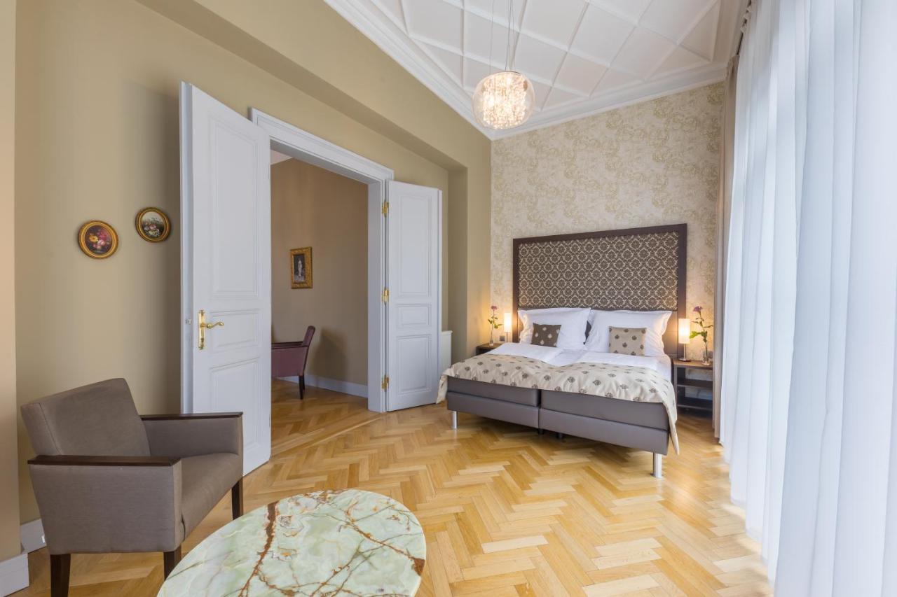 Wellness & Spa Hotel Villa Regenhart Jesenik Exterior photo