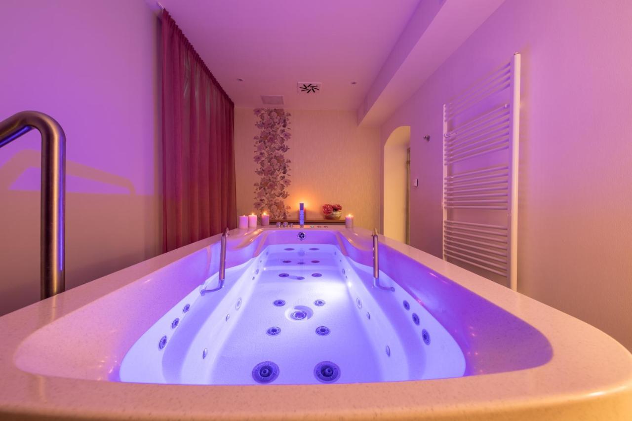 Wellness & Spa Hotel Villa Regenhart Jesenik Exterior photo